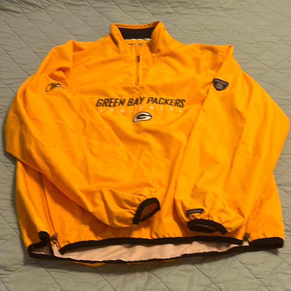 Green Bay Packers wind jacket. Unisex size medium